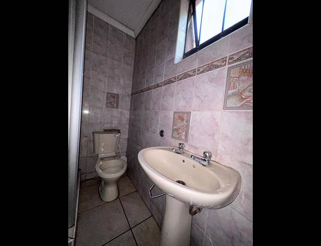 6 BEDROOM HOUSE FOR SALE IN TURFFONTEIN
